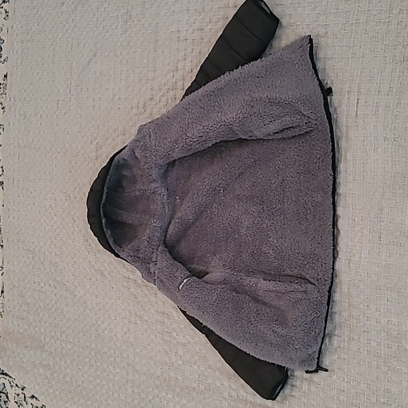 Eddie Bauer coat - Picture 2 of 4